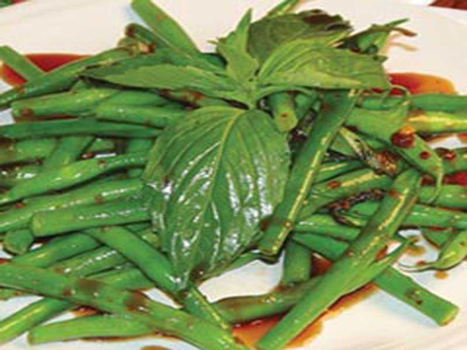Order Green Beans food online from Lanna Thai Restaurant store, Everett on bringmethat.com