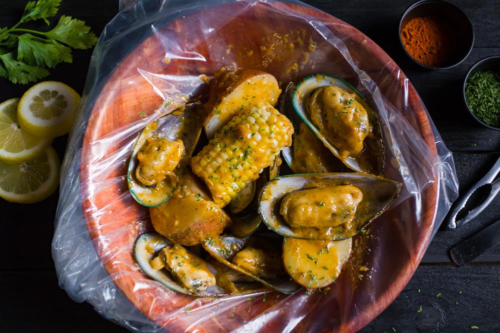 Order New Zealand Green Mussels food online from Oceanic Boil store, Rego Park on bringmethat.com