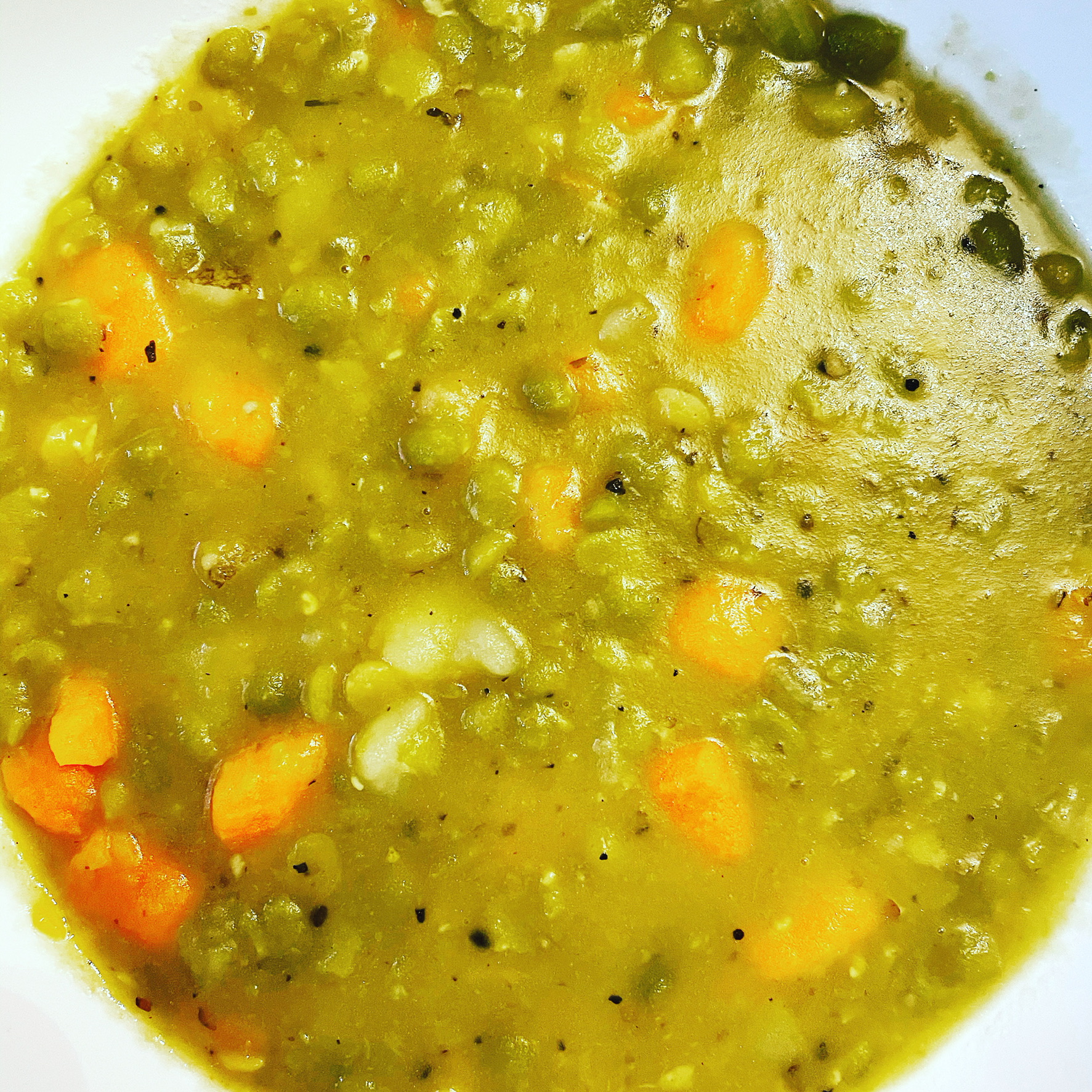 Order Green split pea soup  food online from Good health cafe store, New York on bringmethat.com