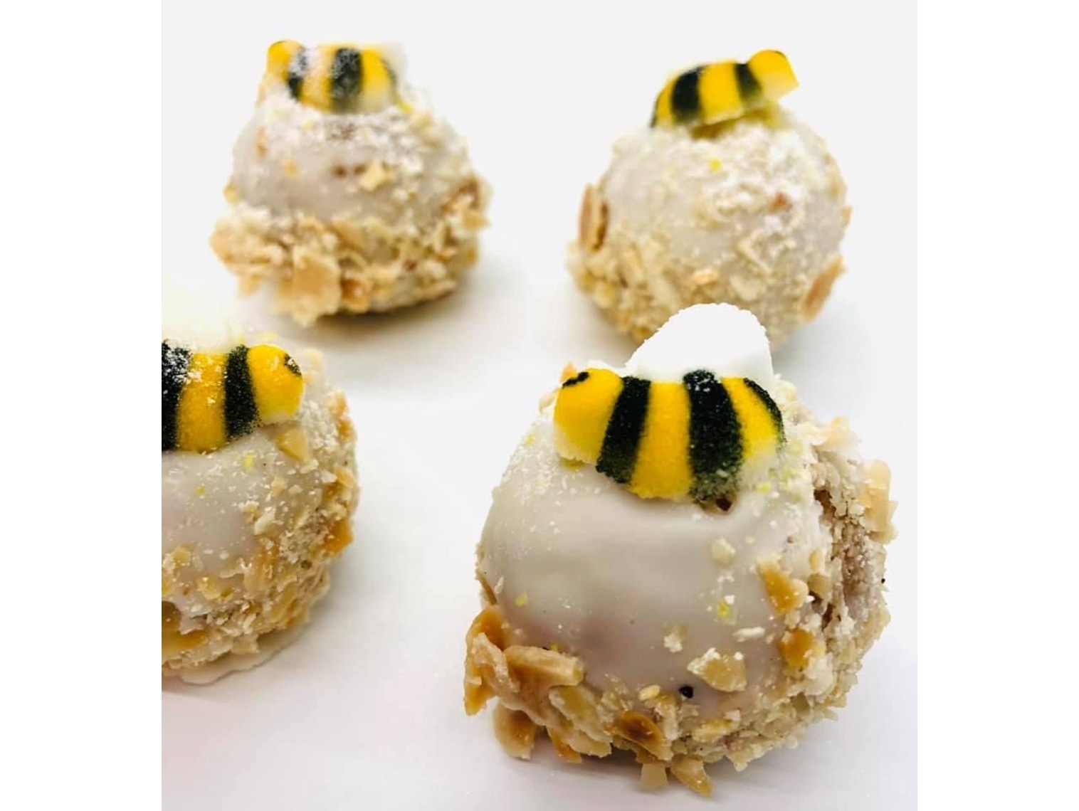 Order Bee Sting Cake Pop Balls food online from Jilly Cupcake Bar & Ice Cream store, St. Louis on bringmethat.com