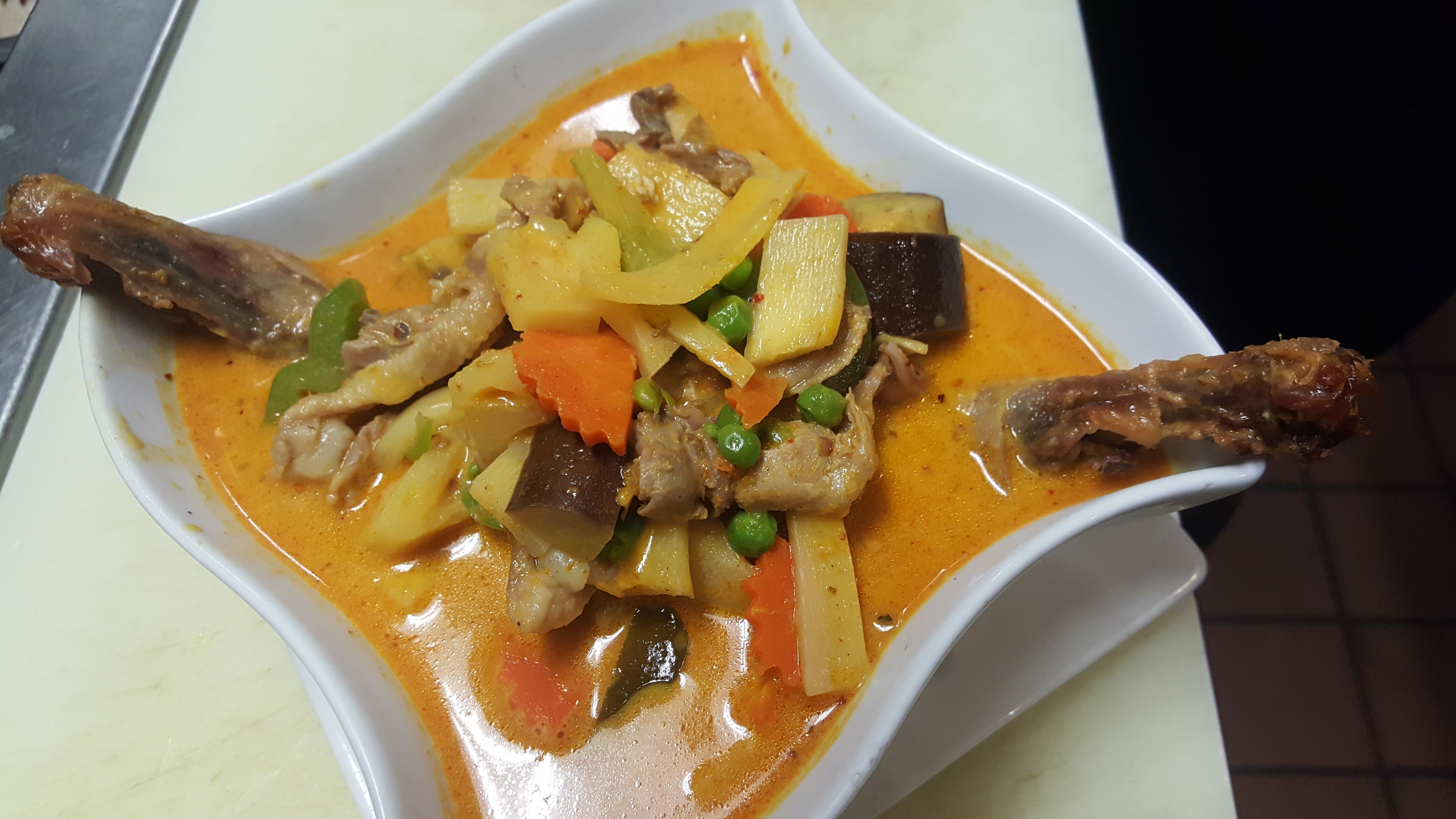 Order 69. Roasted Duck Curry food online from Aroma Thai Restaurant store, Imperial Beach on bringmethat.com