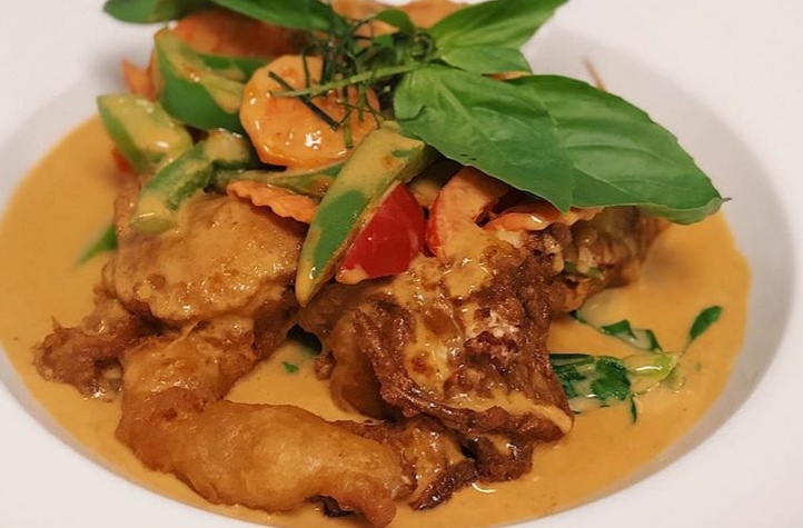 Order C11. Panang Soft Shell Crab Curry food online from Thailusion store, Los Alamitos on bringmethat.com