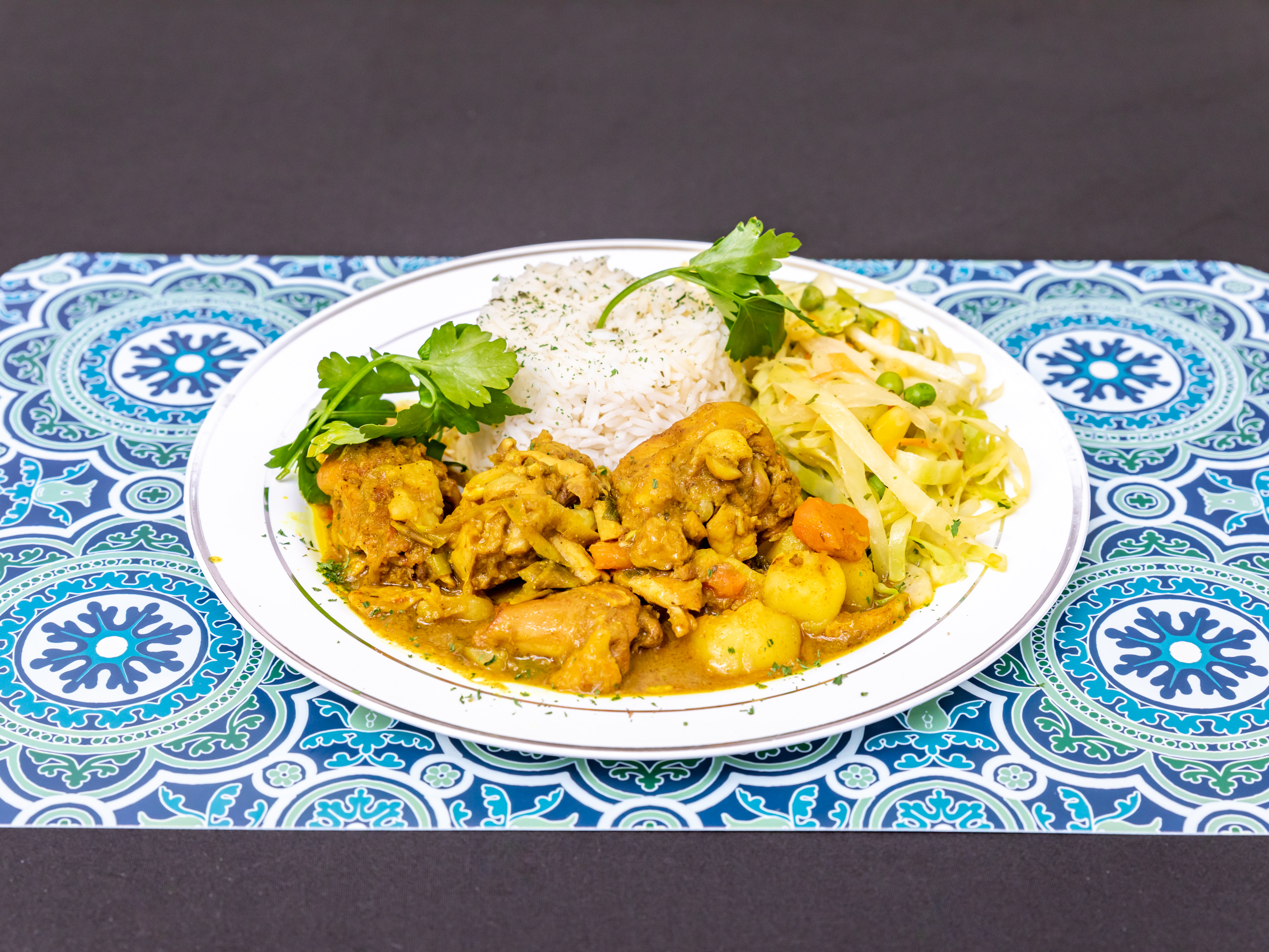 Order Curry Chicken Dinners Daily food online from Avery Place store, Bridgeport on bringmethat.com