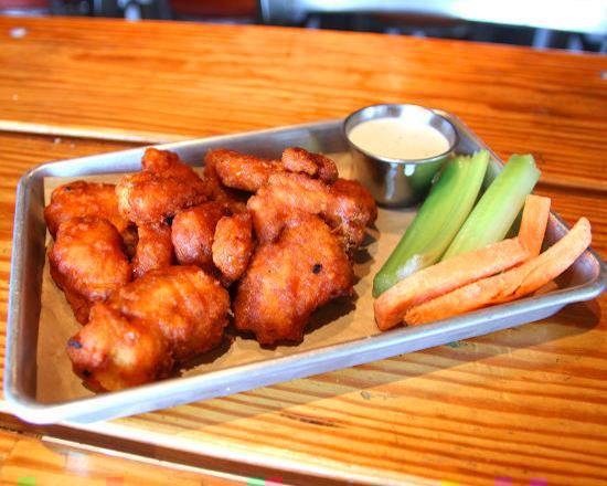 Order Boneless Wings food online from Fox & Hound English Pub & Grille store, Overland Park on bringmethat.com