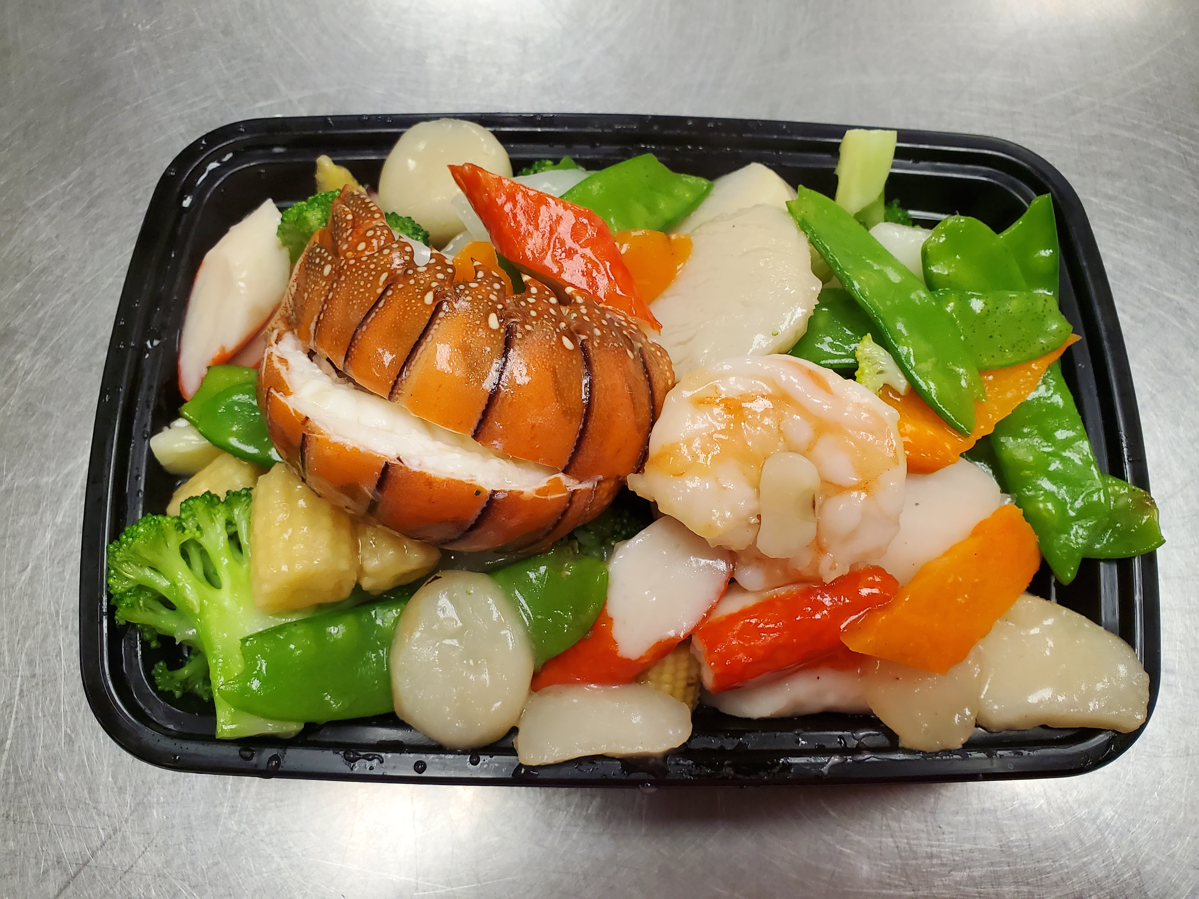 Order S14. Seafood Delight food online from Great Wall Chinese Restaurant store, Frederick on bringmethat.com