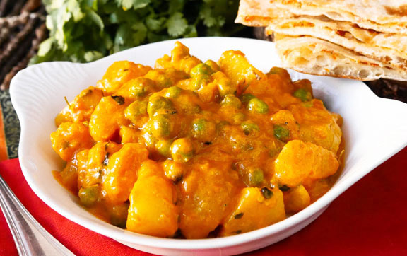 Order 37. Aloo Mutter food online from Noori Pakistani & Indian store, San Bruno on bringmethat.com