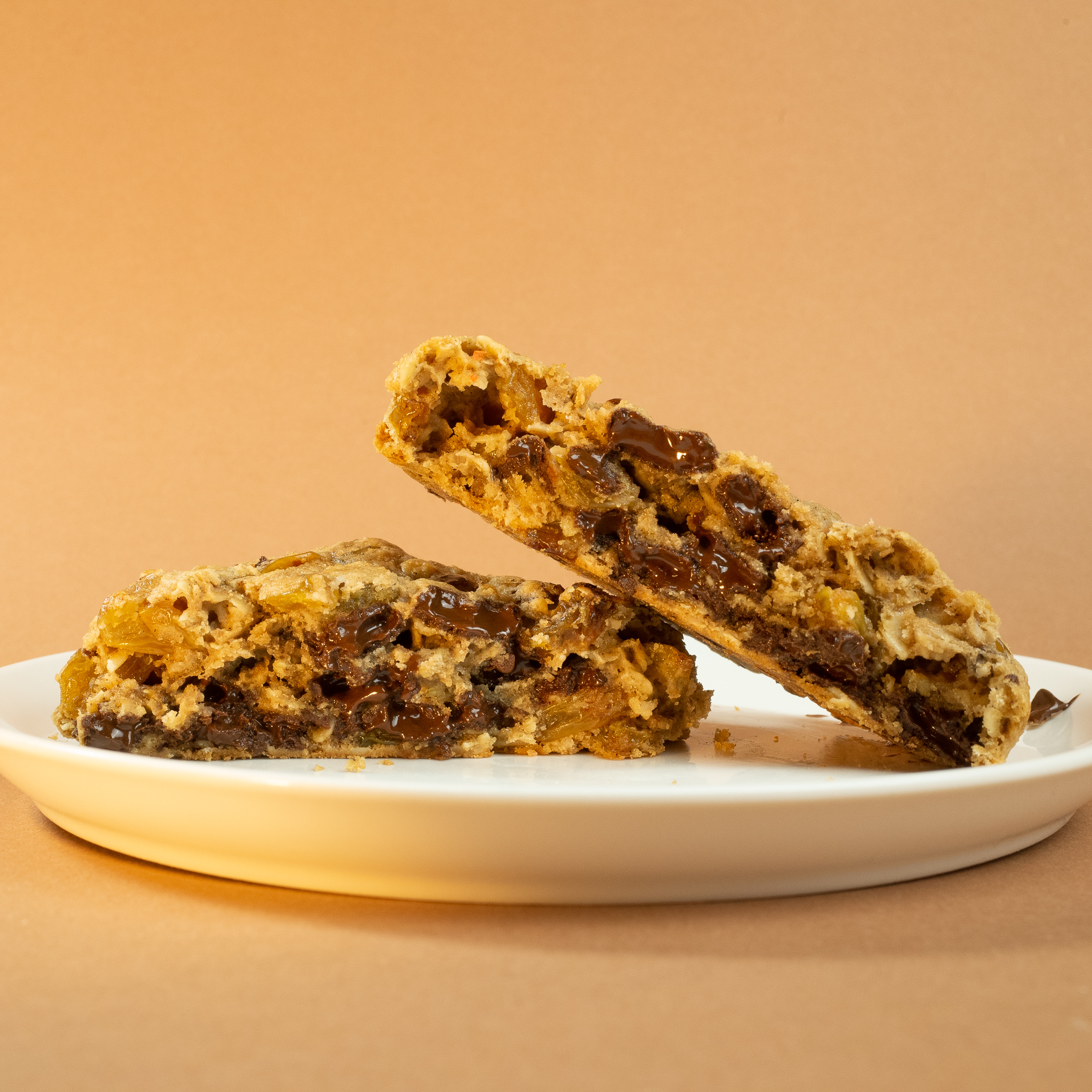 Order Oatmeal Raisin Chocolate Chunk Cookie food online from The Big Cookie Company store, Ridgefield on bringmethat.com