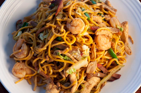 Order 33. Shrimp Lo Mein food online from Mandarin Taste Restaurante store, Baltimore on bringmethat.com