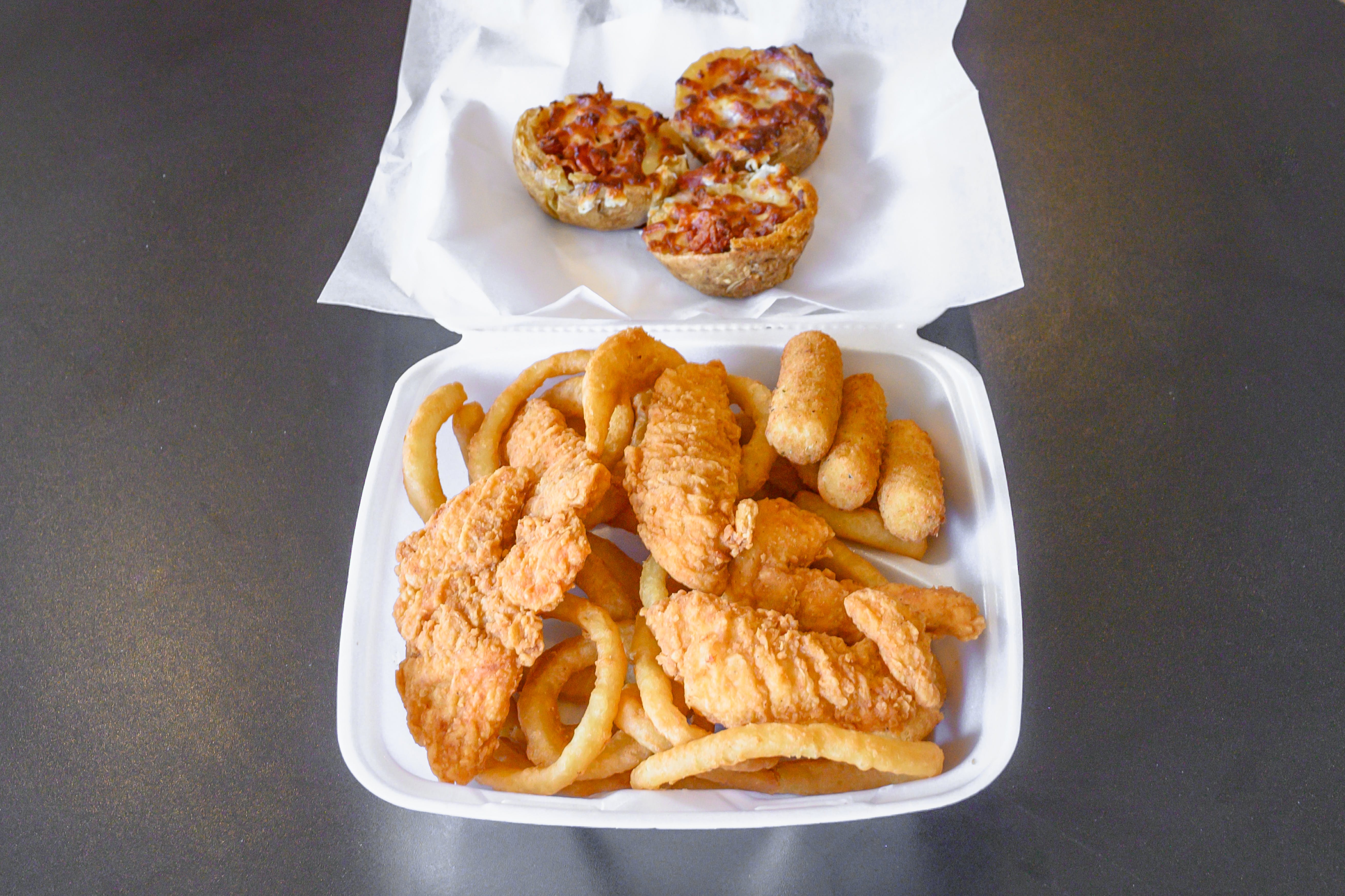 Order Suppa Sampler - Appetizer food online from Suppa Pizza & Subs store, North Billerica on bringmethat.com