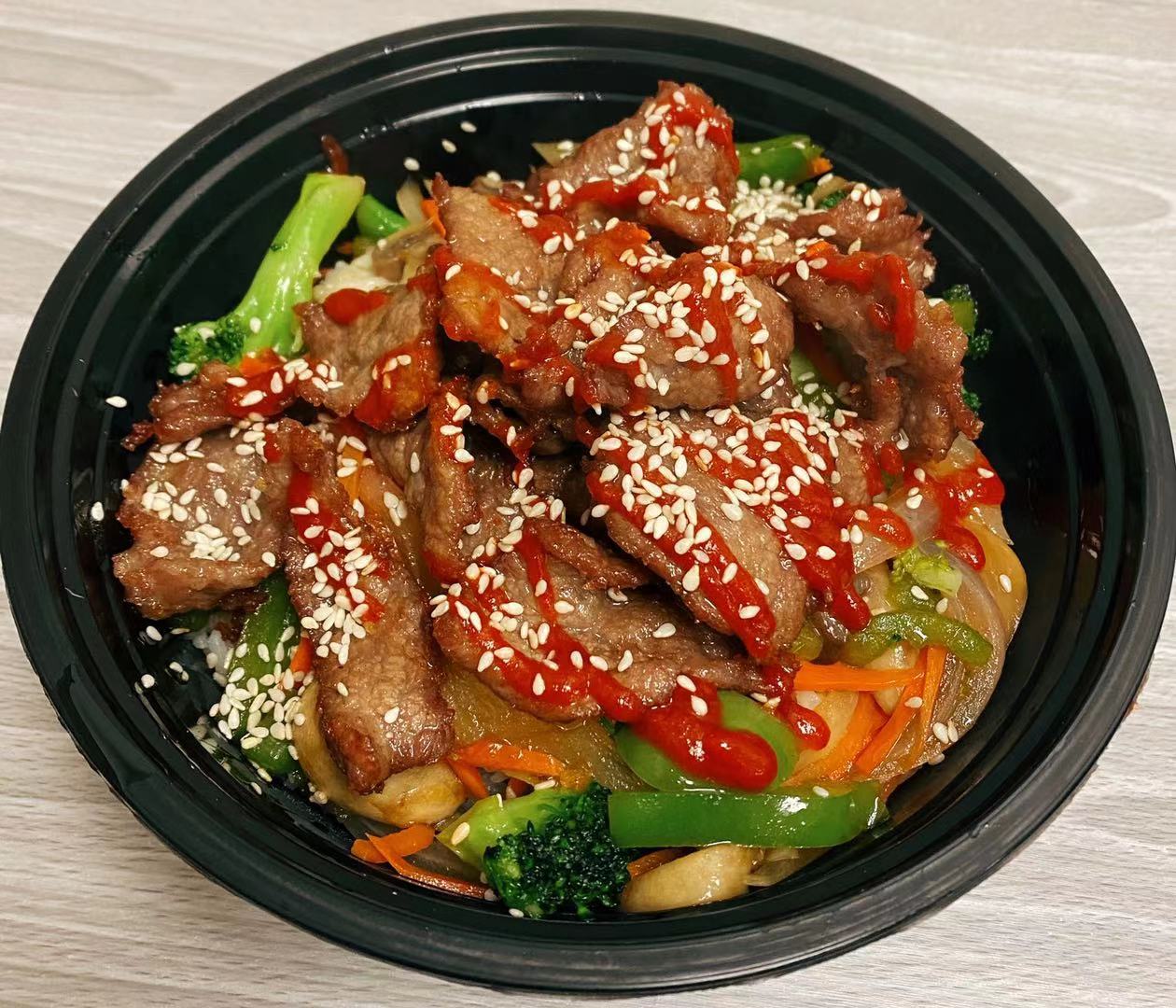Order Sriracha Beef Rice Bowl  food online from Pearl Chinese Restaurant store, Raleigh on bringmethat.com