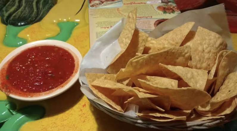Order Extra Salsa & Chips food online from Las Fuentes Mexican Restaurant store, Oakville on bringmethat.com