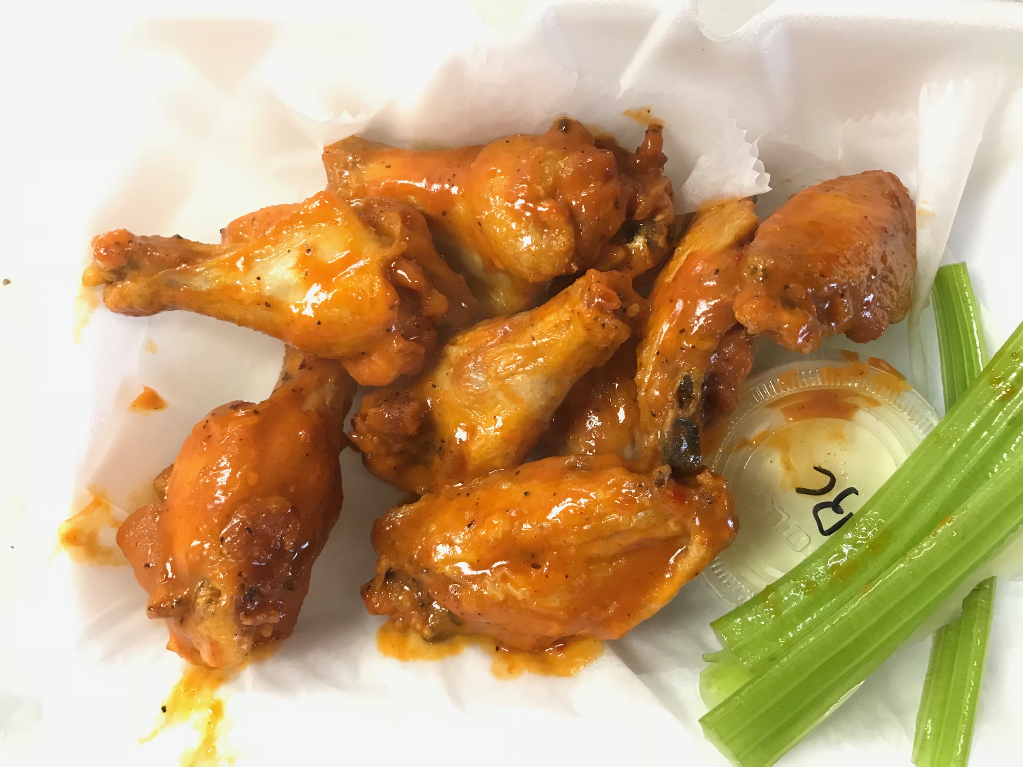 Order 1 lb. Wings food online from Napolitano's Brooklyn Pizza store, Cranston on bringmethat.com