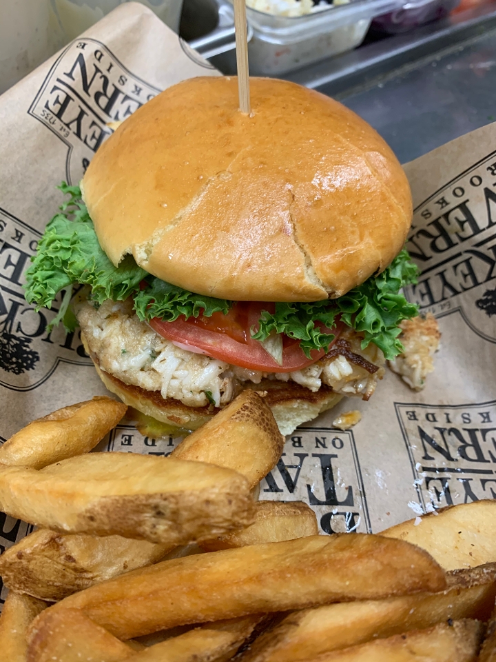 Order Seafood Cake Sandwich food online from Buckeye Tavern store, Macungie on bringmethat.com