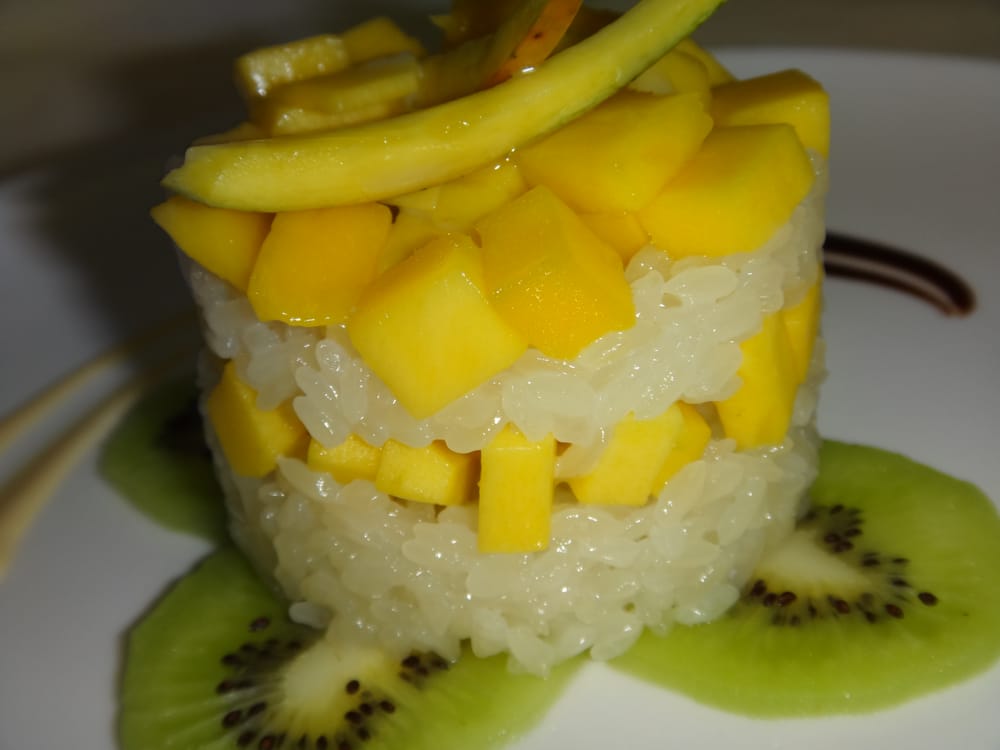 Order Sweet Sticky Rice with Mango food online from Ocha store, Stamford on bringmethat.com