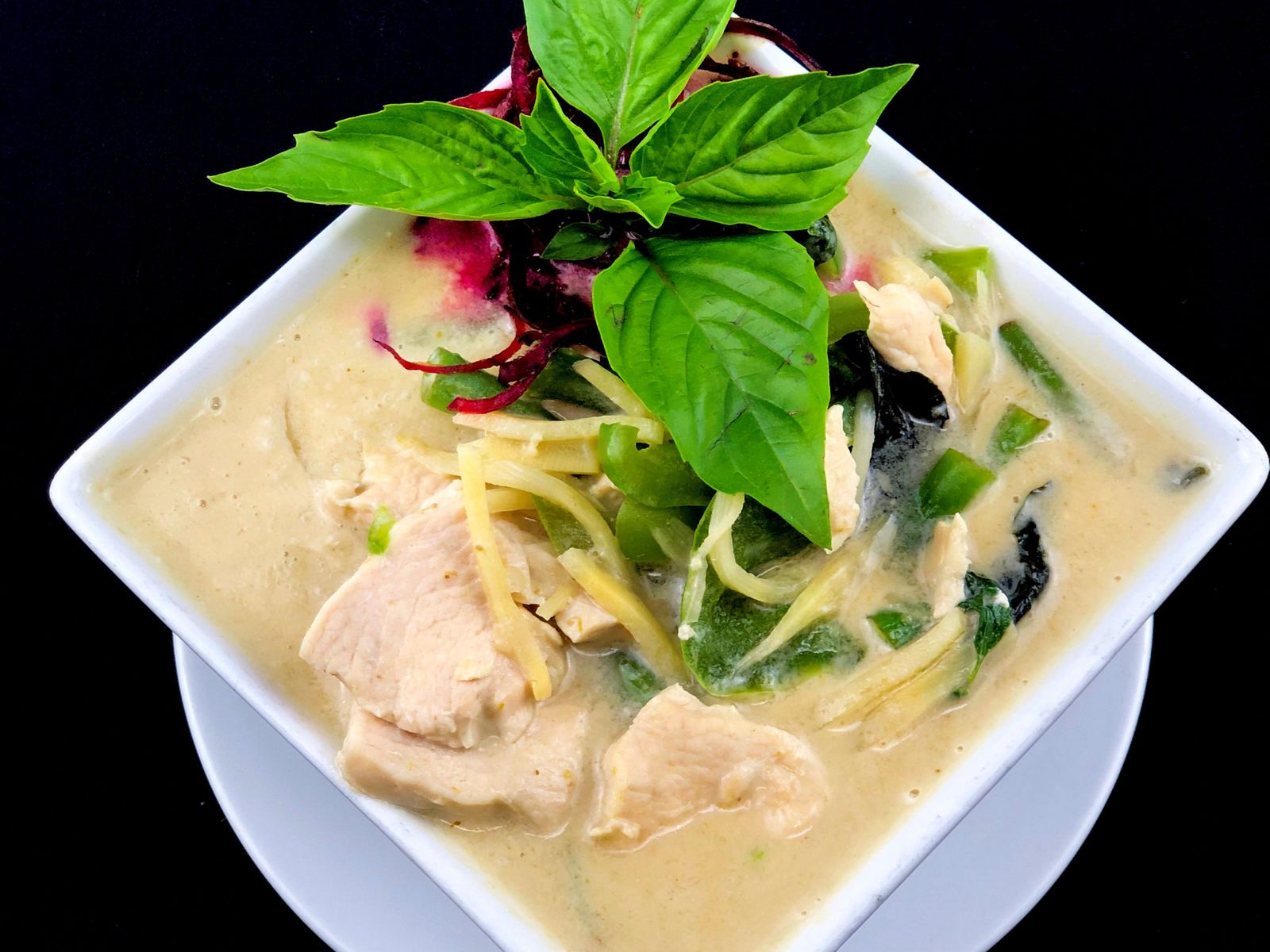 Order Green Basil Curry Large food online from Malee's Thai Bistro on Main store, Scottsdale on bringmethat.com