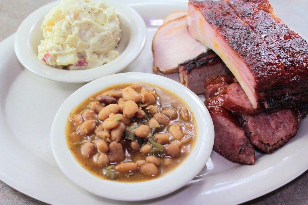 Order 4 Meat Plate food online from Mckenzie Barbeque store, Montgomery on bringmethat.com