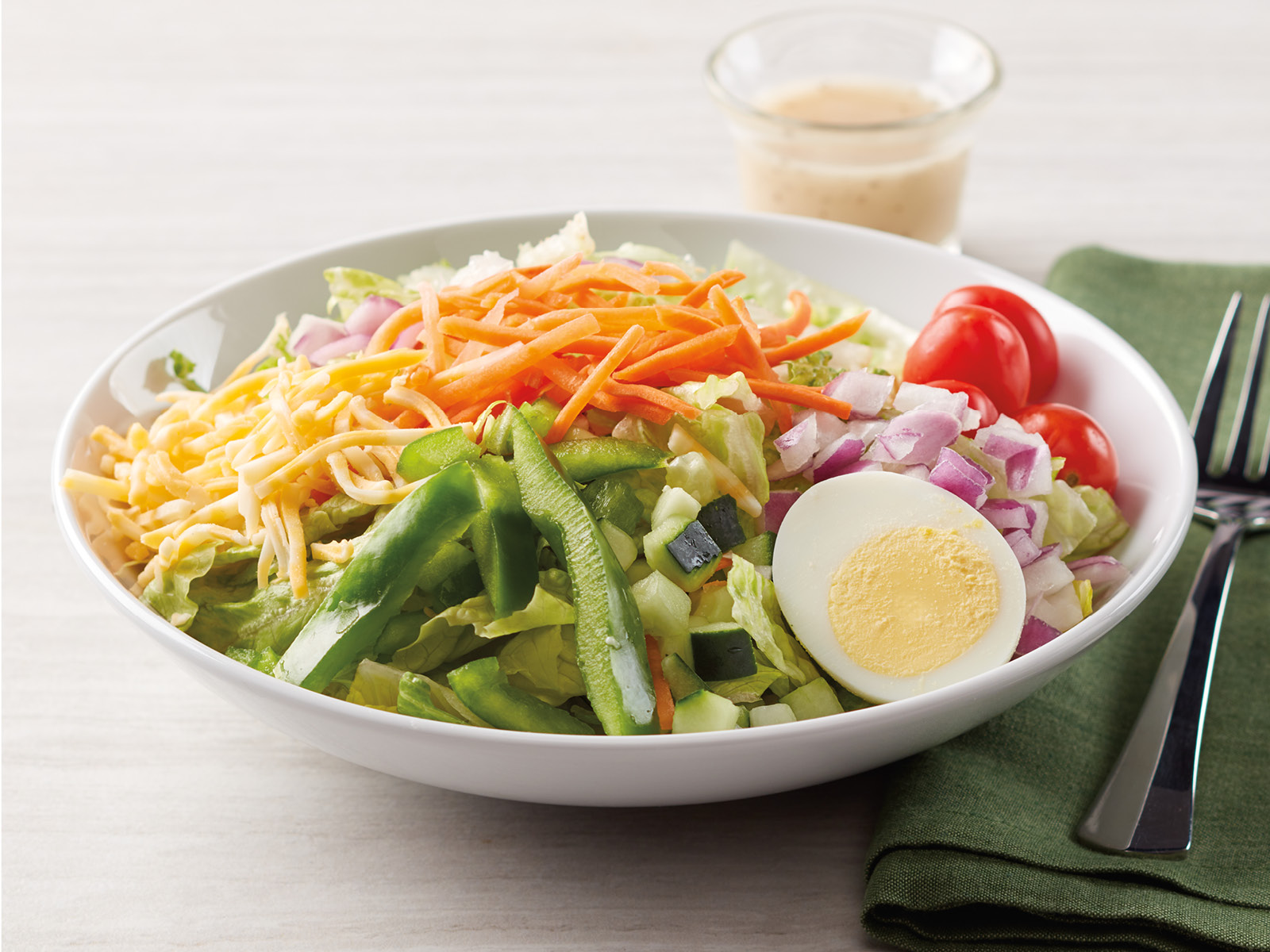 Order Dilusso Garden Salad food online from Hy-Vee Mealtime store, Milan on bringmethat.com