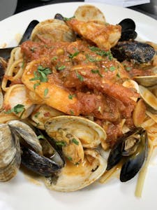 Order Seafood Linguini food online from Bistro 1051 store, Clark on bringmethat.com