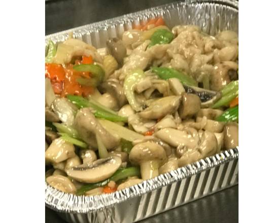Order Mushroom Chicken 蘑菇雞 food online from Uncle Chen's Chinese Restaurant store, State College on bringmethat.com