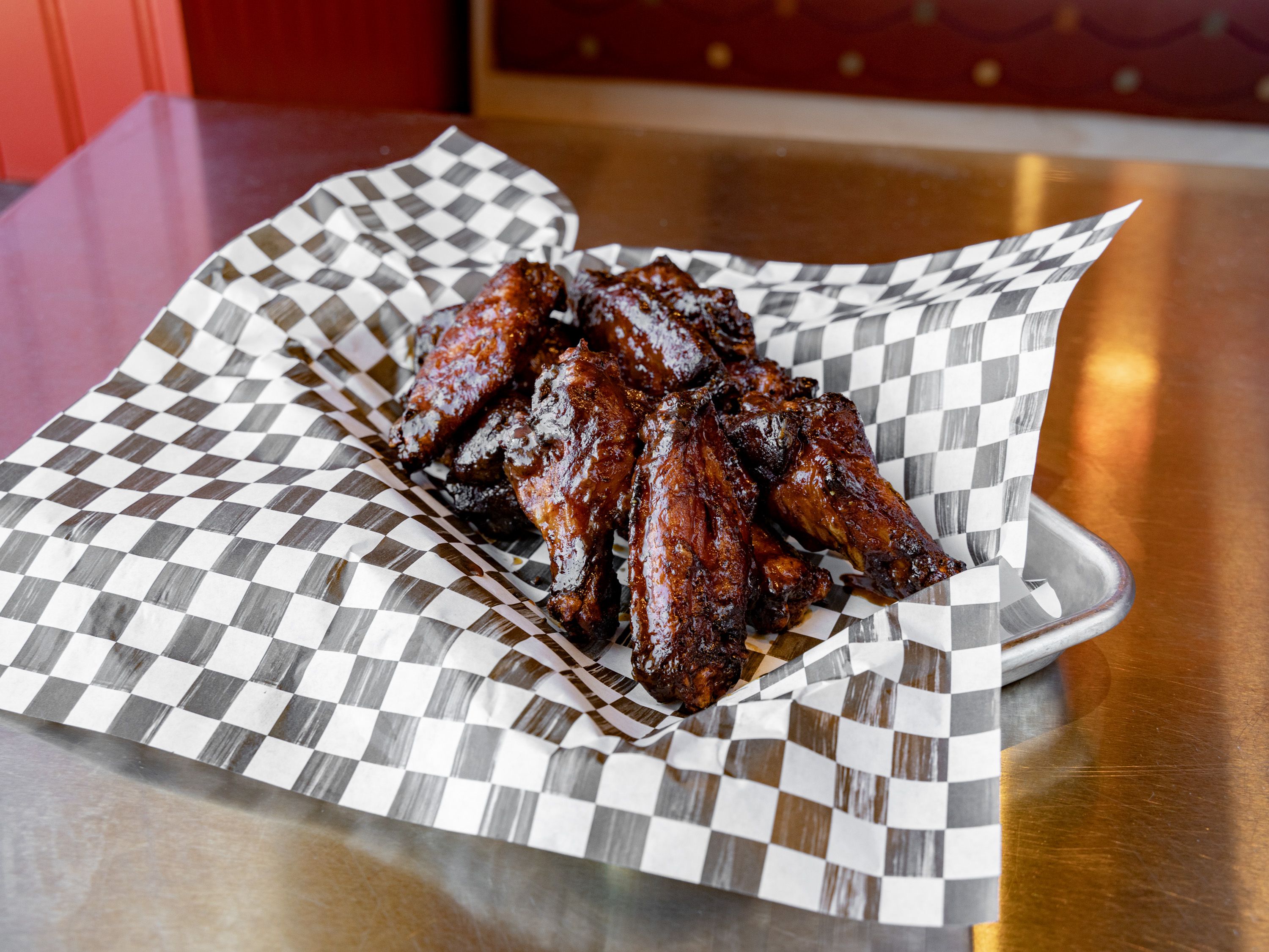 Order 6 Pieces Winger food online from The Smoke N Pig Bbq store, Lansing on bringmethat.com