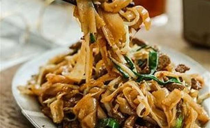 Order Ho fun beef food online from Tiger VR Cafe store, Auburn on bringmethat.com
