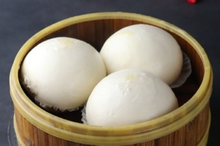 Order C04. Steamed Egg Yolk Bun   香滑流沙包 food online from Feng Ze Yuan store, San Francisco on bringmethat.com