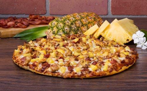 Order Pineapple Chicken Luau Pizza - Small 10" (10 Slices) food online from Mountain Mike Pizza store, Hercules on bringmethat.com