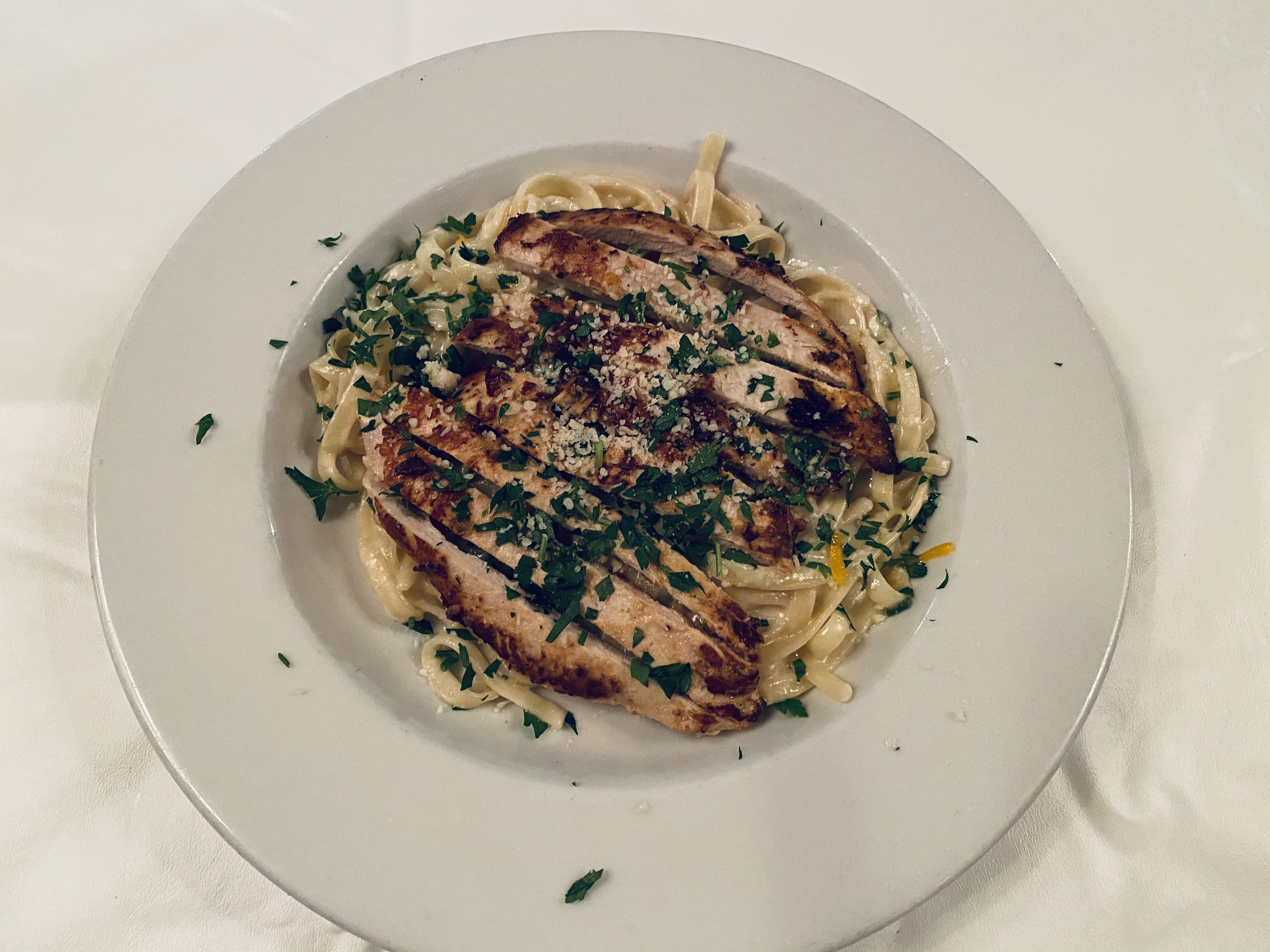 Order Fettuccine Alfredo with Grilled Chicken Breast food online from Russell's Burgers store, Pasadena on bringmethat.com