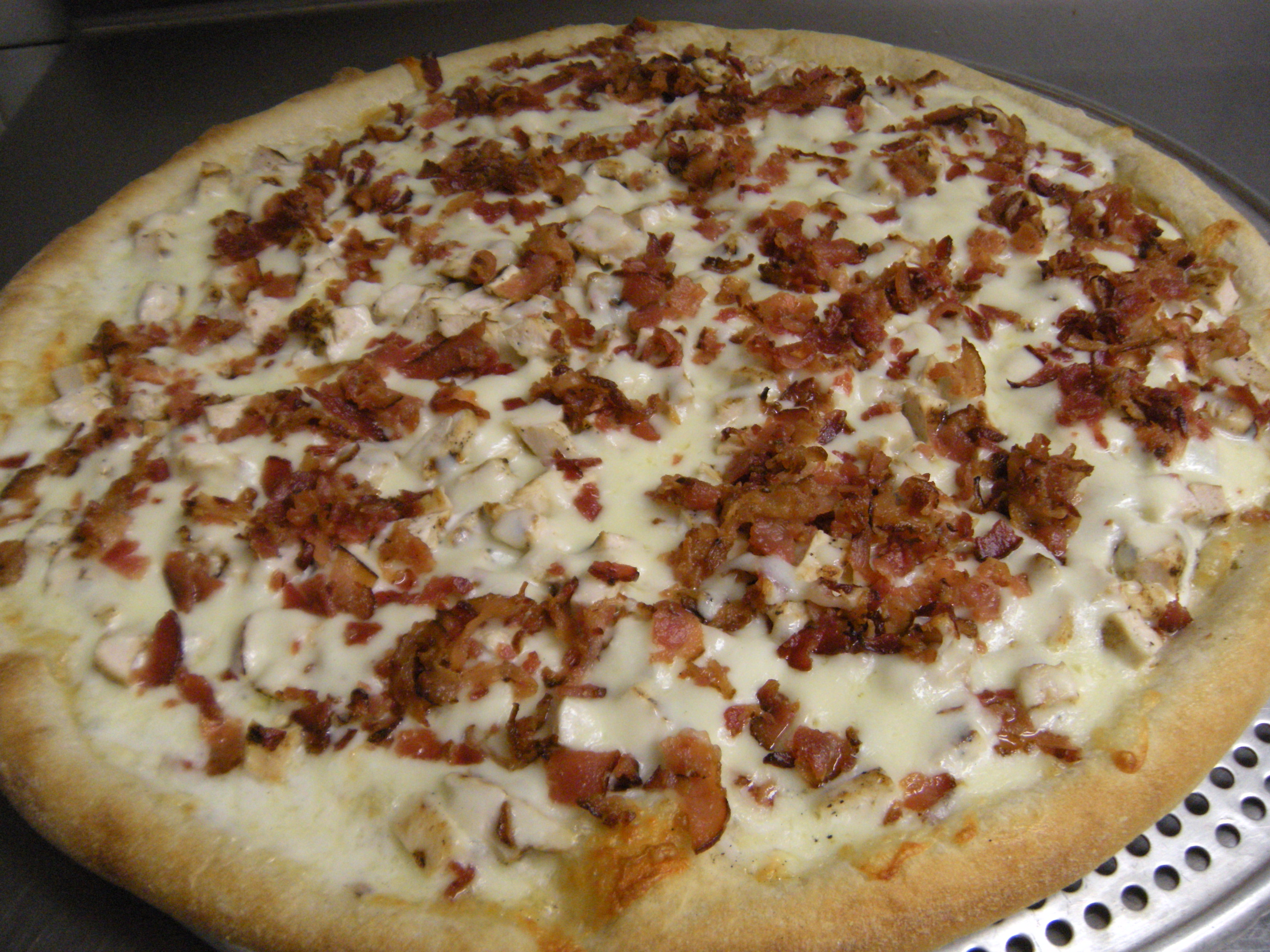 Order Chicken Bacon Ranch Pizza food online from Silvio Restaurant & Pizzeria store, Thornwood on bringmethat.com