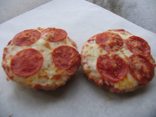 Order Pepperoni Pizza Bagel food online from Bagelworks Cafe store, Los Angeles on bringmethat.com