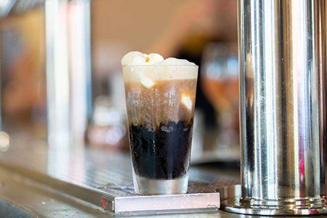Order Root Beer Float food online from Brixx Wood Fired Pizza store, Fort Mill on bringmethat.com