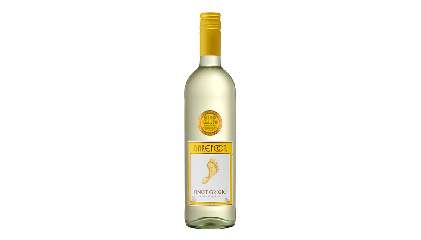 Order Barefoot Pinot Grigio 1.5L food online from Circus Liquor store, Los Angeles on bringmethat.com