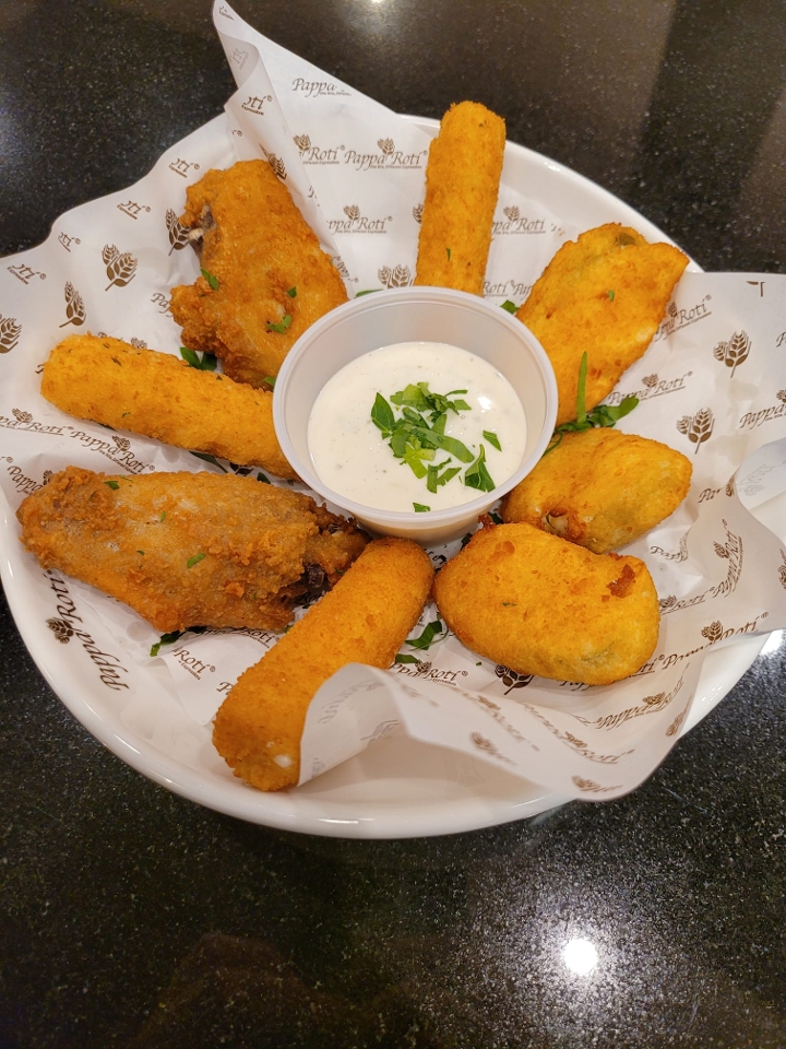 Order Mix Platter (2 wings, 3 cheese sticks & 3 Jalapeno Poppers) food online from Papparoti store, Omaha on bringmethat.com