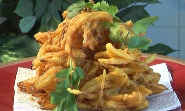 Order Onion Bhaji food online from Taj Mahal Homestyle Indian and Pakistani Cuisine store, Boise on bringmethat.com