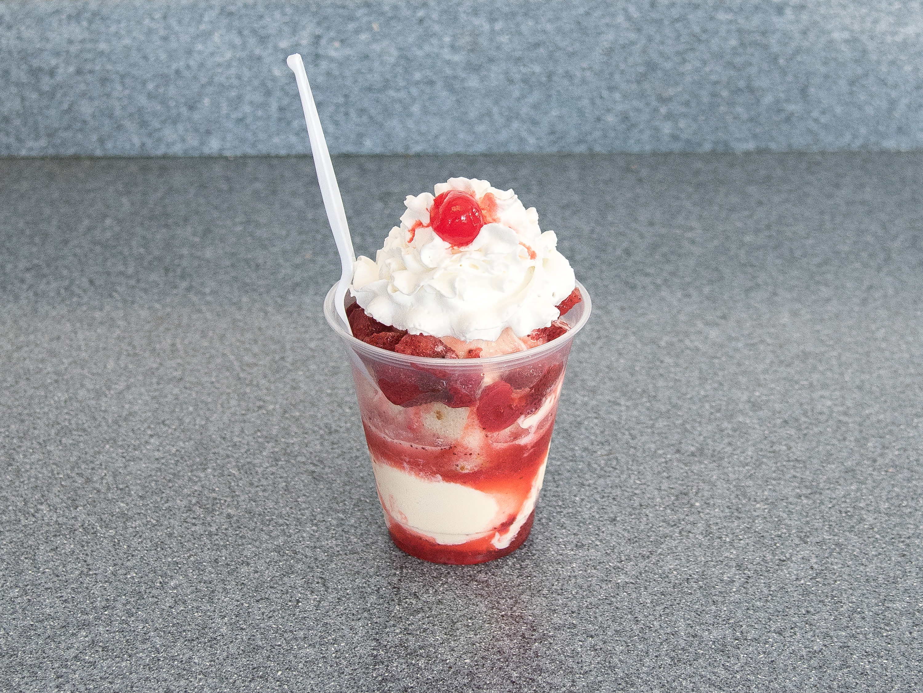 Order Strawberry Shortcake Sundae food online from Ritter Frozen Custard store, Greenwood on bringmethat.com