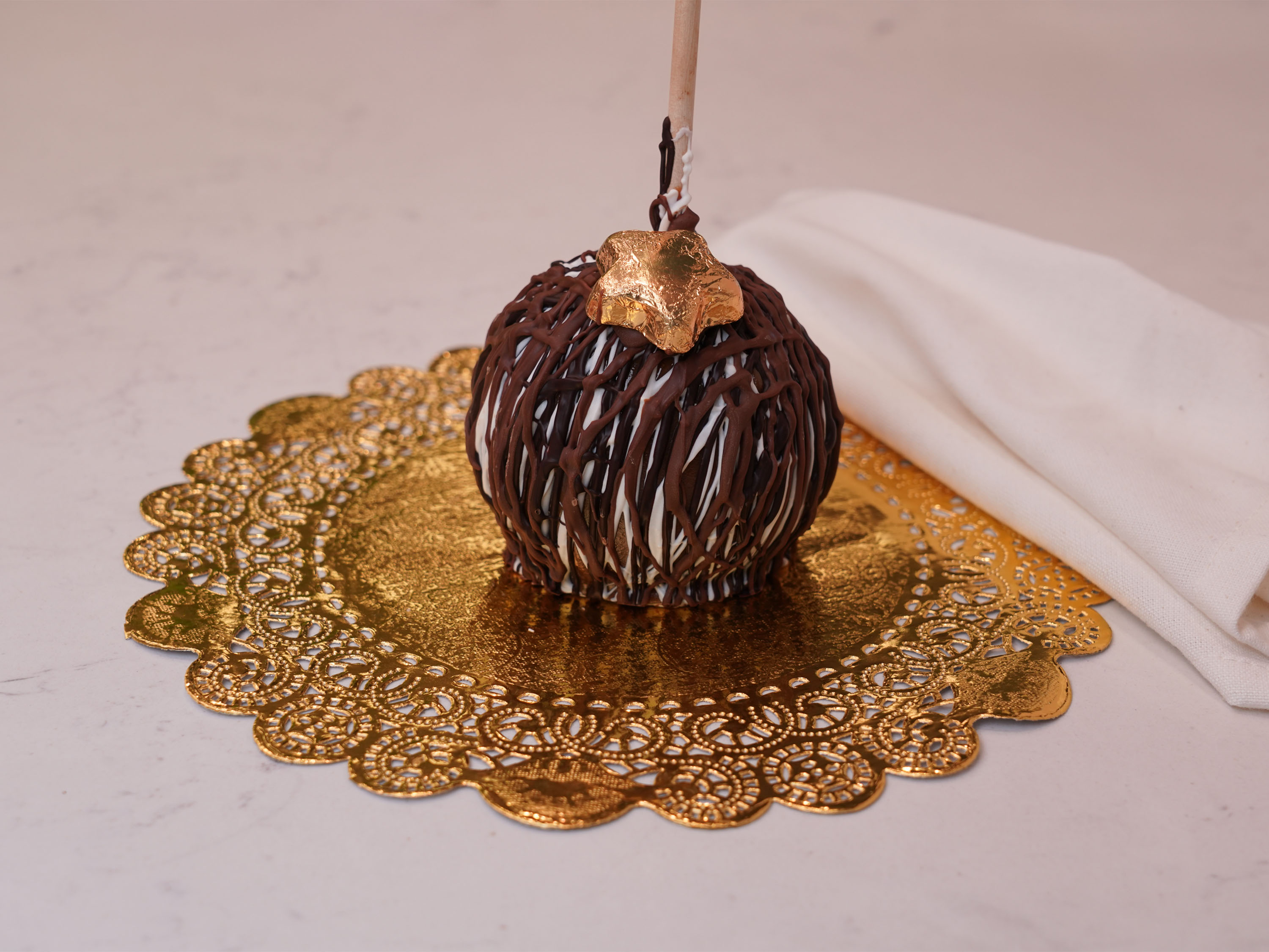 Order Chocolate Wish Caramel Apple food online from Chocolate Wishes And Treats store, Clovis on bringmethat.com