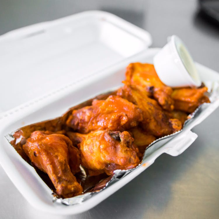 Order Buffalo Wings - 7 pc Buffalo Wings food online from Sunny's Pizza store, San Marcos on bringmethat.com