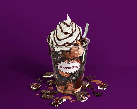 Order Midnight Cookies and Cream Dazzler Sundae food online from Haagen Dazs store, White Plains on bringmethat.com