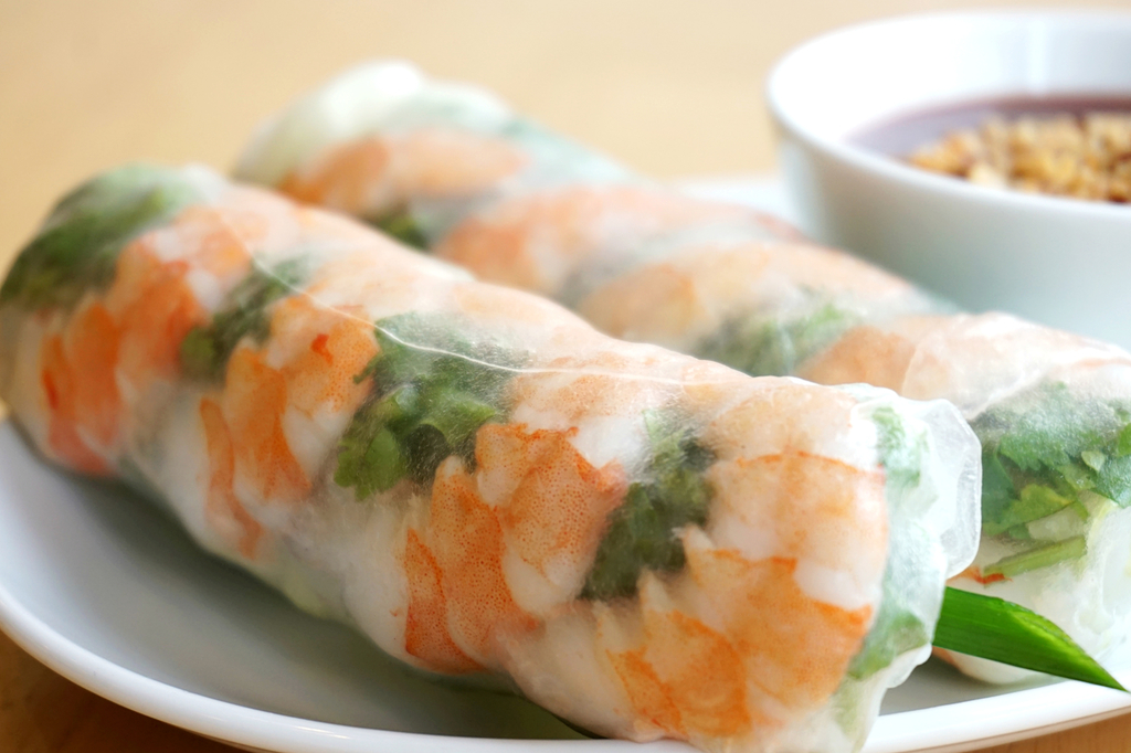 Order A2. Spring Rolls food online from Kimlee Vietnamese Restaurant store, Harrisburg on bringmethat.com