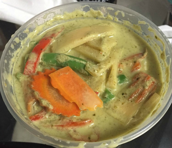 Order 57. Green Curry food online from Am Thai Fusion Cuisine store, Anaheim on bringmethat.com