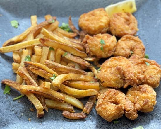Order Fried  Shrimp and fries: 6 breaded shrimp, fries food online from Burnie Deli On Main store, Aliquippa on bringmethat.com