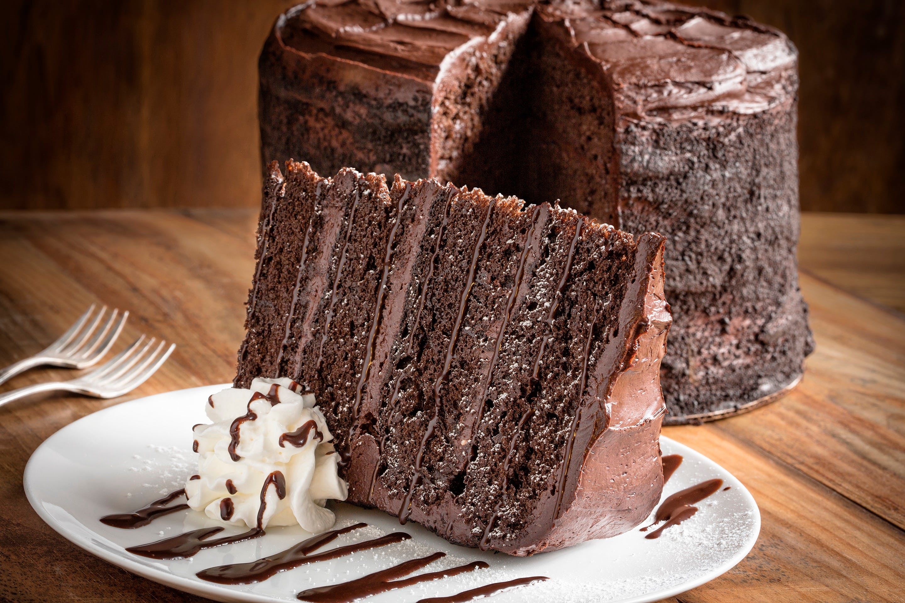 Order Ridiculously Awesome Insanely Chocolate Cake - Large food online from Uno Pizzeria & Grill store, Birch Run on bringmethat.com