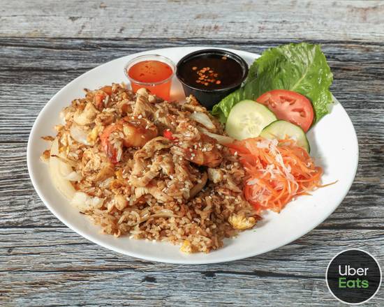 Order Combination Fried Rice (Com Chien Dac Biet) food online from Island Pho and Bubble Tea store, Saint Simons Island on bringmethat.com