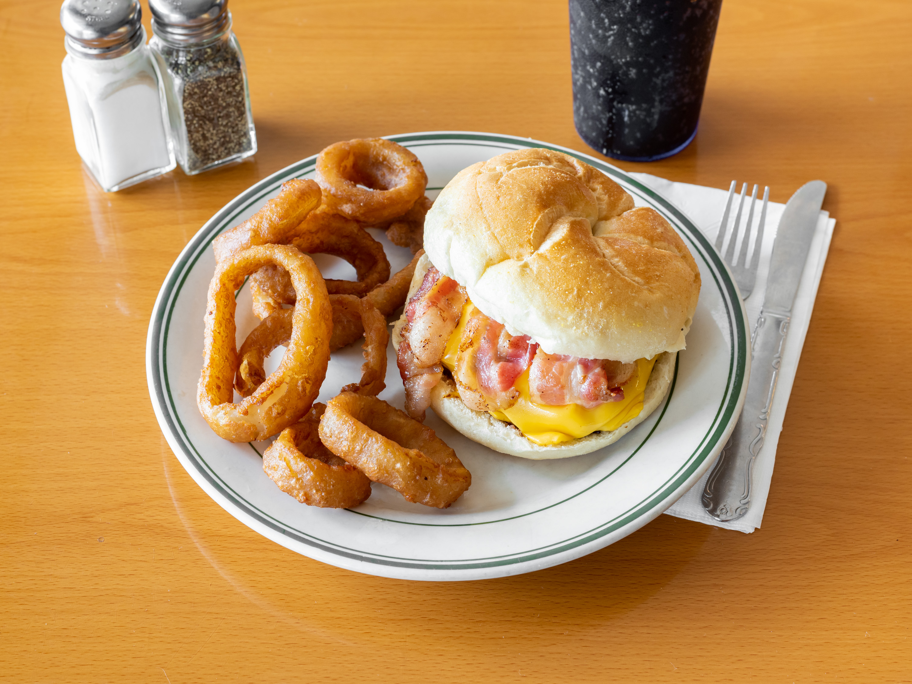 Order Bacon Cheeseburger food online from Colonial Coffee Shoppe store, Howell Township on bringmethat.com