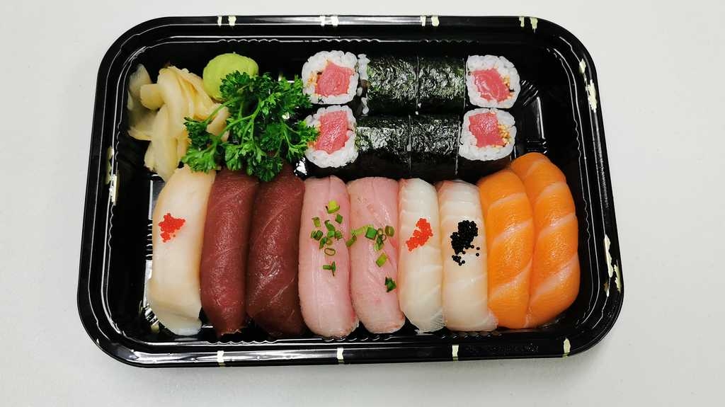 Order Feng Sushi Dinner food online from Feng Asian Bistro store, Millbury on bringmethat.com