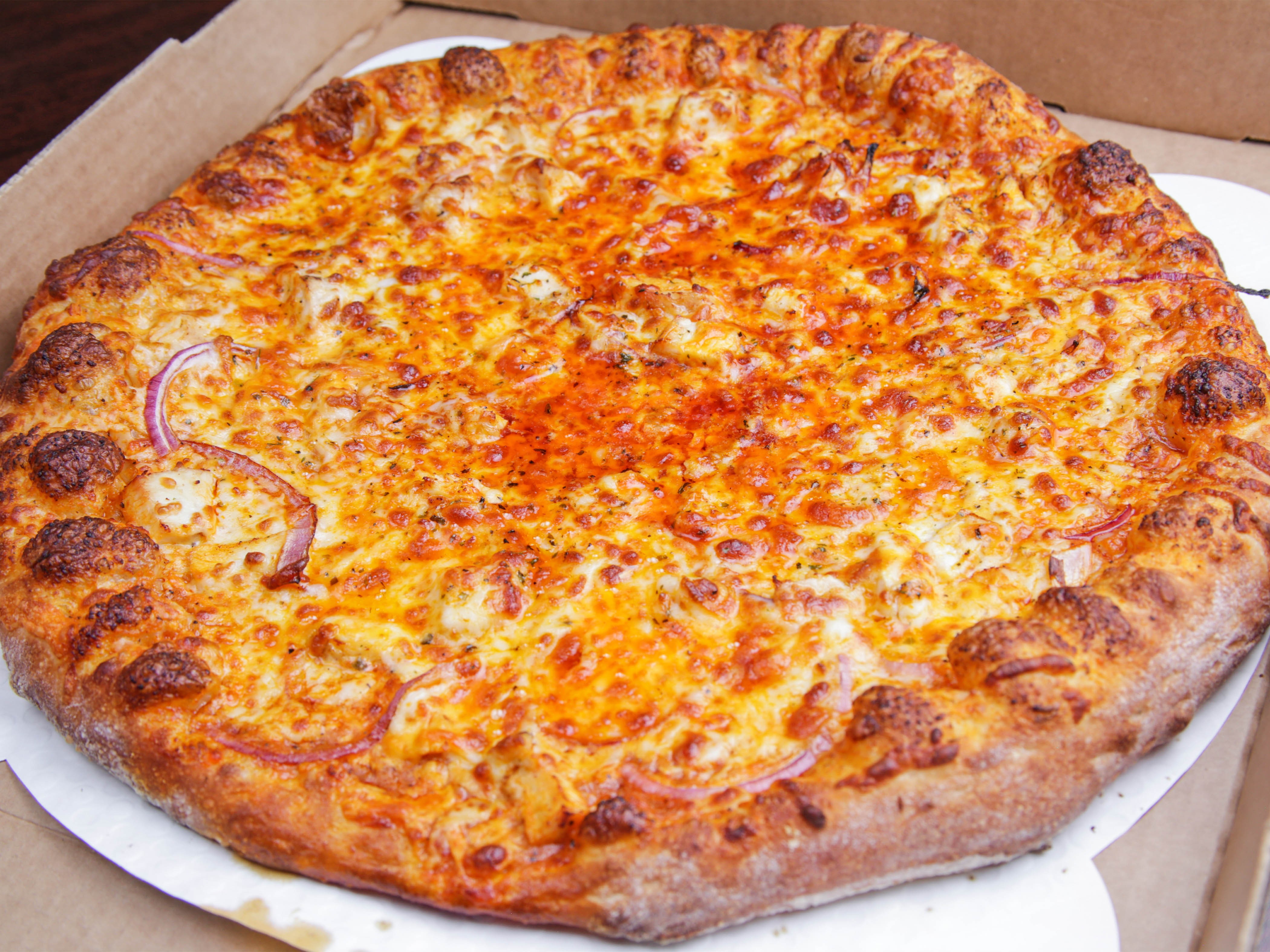 Order Buffalo Chicken Pizza food online from Rino D's Pizza & Wings store, Gilbert on bringmethat.com