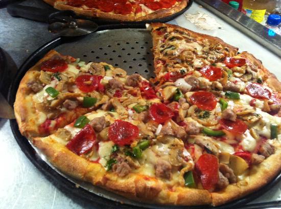 Order Supreme Pizza food online from Sbarro store, Wilmington on bringmethat.com
