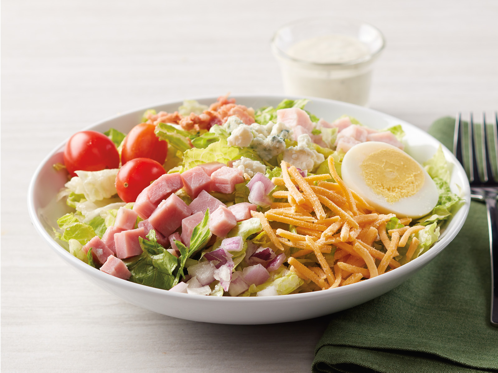 Order Cobb Salad food online from Hy-Vee Mealtime store, Dubuque on bringmethat.com