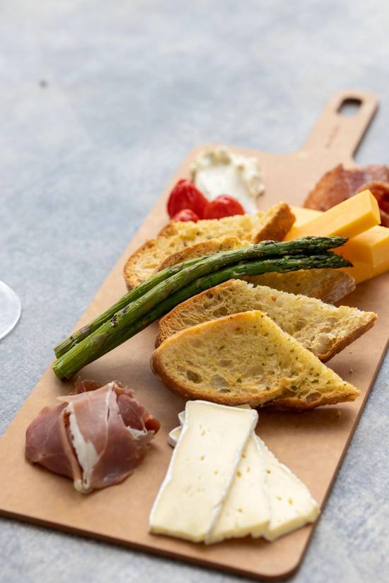 Order Meat & Cheese Board food online from Murrayhill Taphouse store, Beaverton on bringmethat.com