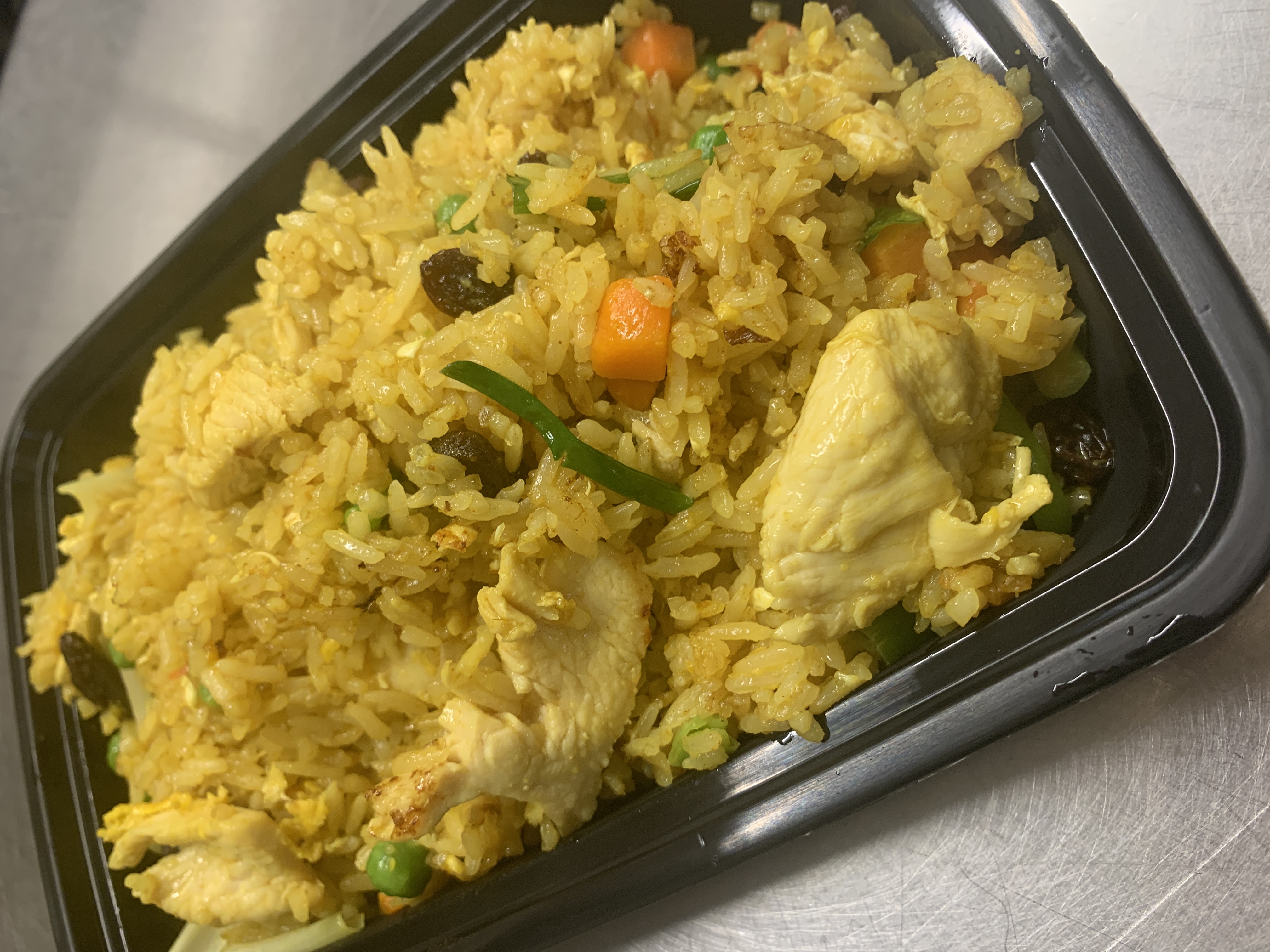 Order Curry Fried Rice food online from Mama Made Thai store, San Diego on bringmethat.com